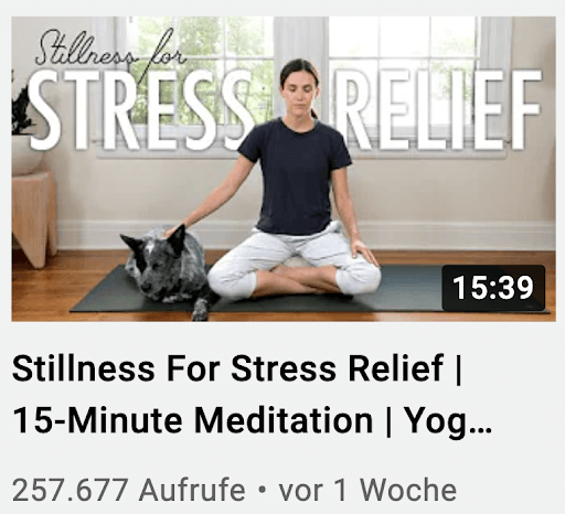 YouTube Thumbnail Beispiel Yoga With Adriene