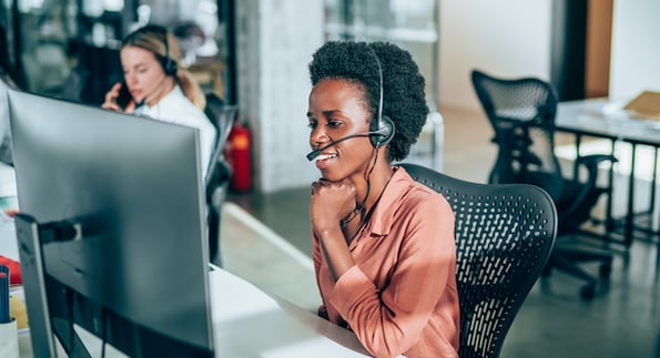 Salesperson qualifying leads during a discovery call