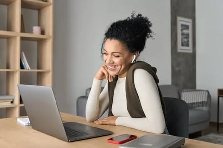 woman researching sales dialer software