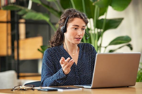 salesperson asking probing questions to their prospect