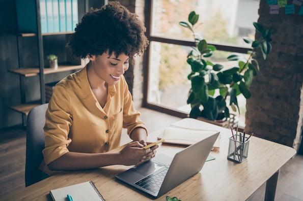 An SEO strategist working on her resume and looking for SEO roles. 