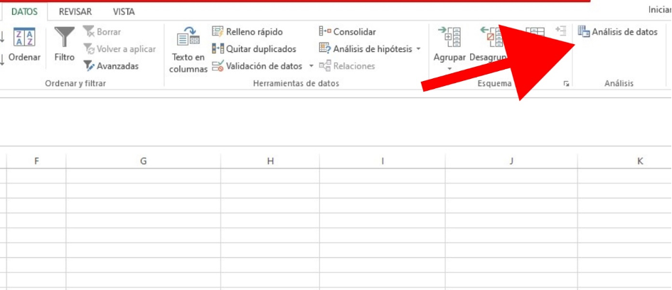 Cómo realizar un análisis de datos en Excel: haz clic en «Análisis de datos»