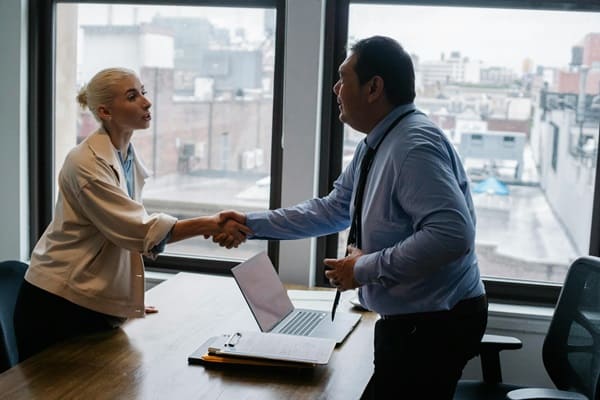 Leadership inversé : qu'est-ce que c'est et comment ça fonctionne ?