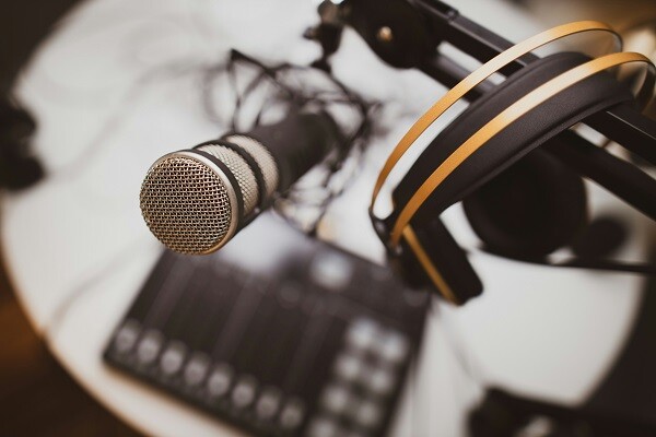 7 logiciels pour enregistrer et éditer un podcast en entreprise