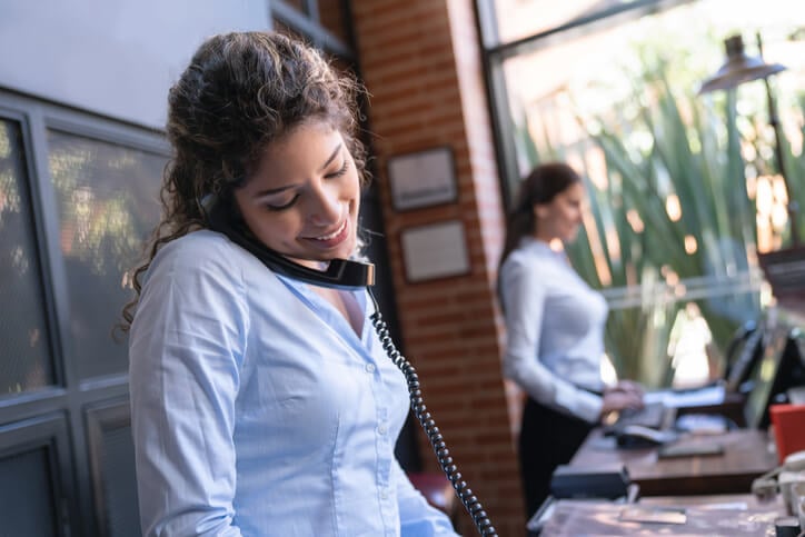 Cómo crear un plan de marketing turístico (con plantilla)